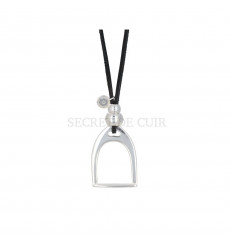 secret de cuir-sautoir-pendentifs-étrier-métal argenté-bijoux totem