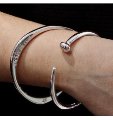 Secret de cuir-jonc-bracelet-clou-bijoux totem.