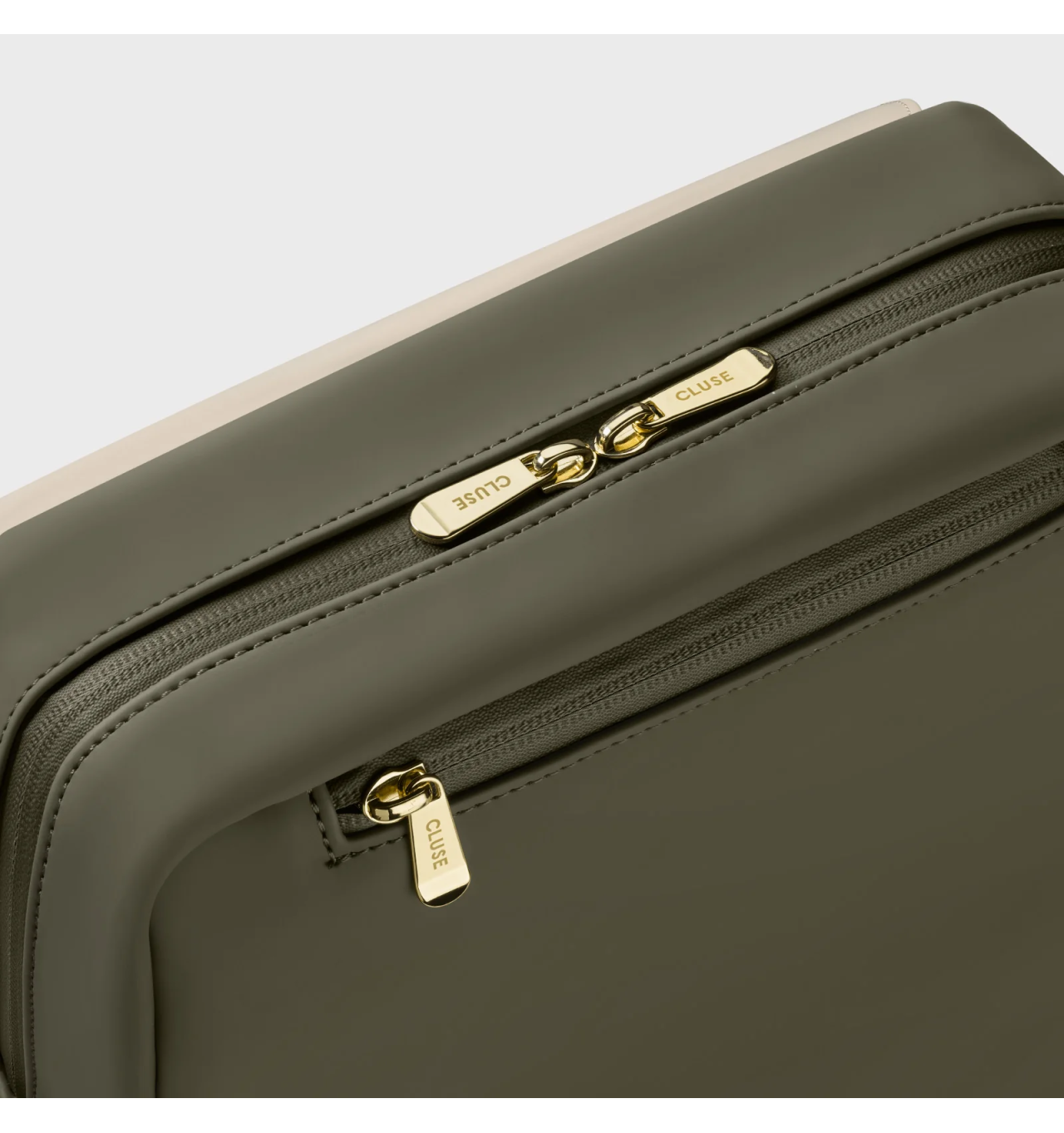 cluse-nuitée-petite-sac à dos-vert-beige-bijoux totem