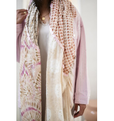 shanna-romy-foulard-rose-blanc-écru-bijoux totem