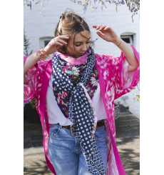 shanna-séverine-foulard-bleu-fuchsia-bijoux totem