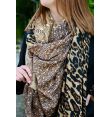 shanna-alizée-foulard-brun-noir-camel-bijoux totem