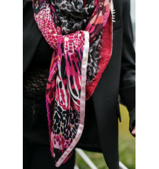 shanna-ambre-foulard-rose-noir-cerise-bijoux totem