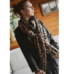 shanna-béa-foulard-noir-camel-bijoux totem