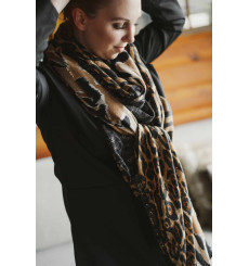 shanna-béa-foulard-noir-camel-bijoux totem