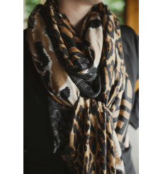 shanna-béa-foulard-noir-camel-bijoux totem