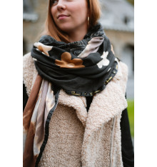 shanna-cathy-foulard-noir-camel-écru-bijoux-totem