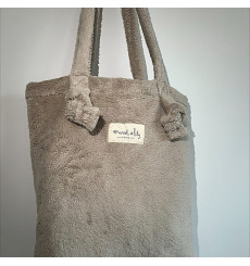 marcel-lily-doudou-bag-peluche-galet-bijoux-totem