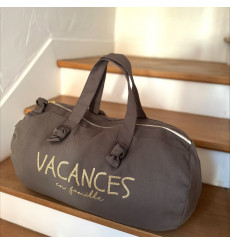 marcel-et-lily-sac-polochon-vacances-en-famille-taupe-bijoux-totem