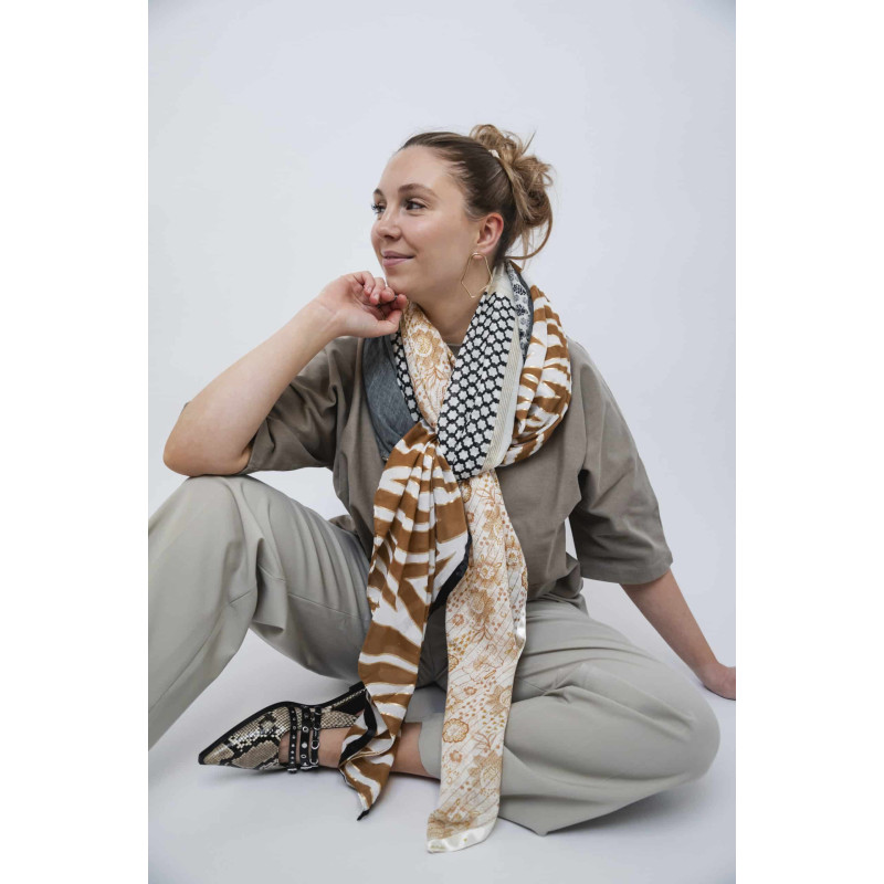 shanna-jasmine-foulard-gris-camel-beige-bijoux-totem