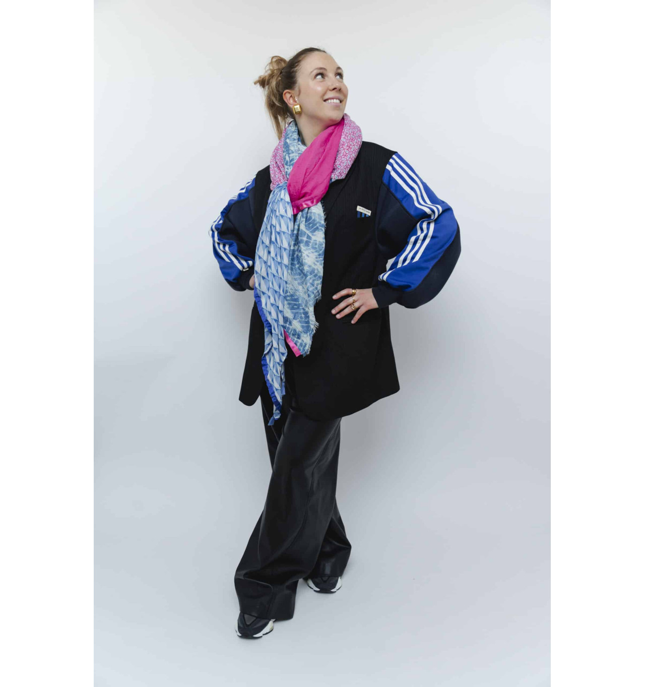 shanna-joséphine-foulard-bleu-rose-fuchsia-bijoux-totem