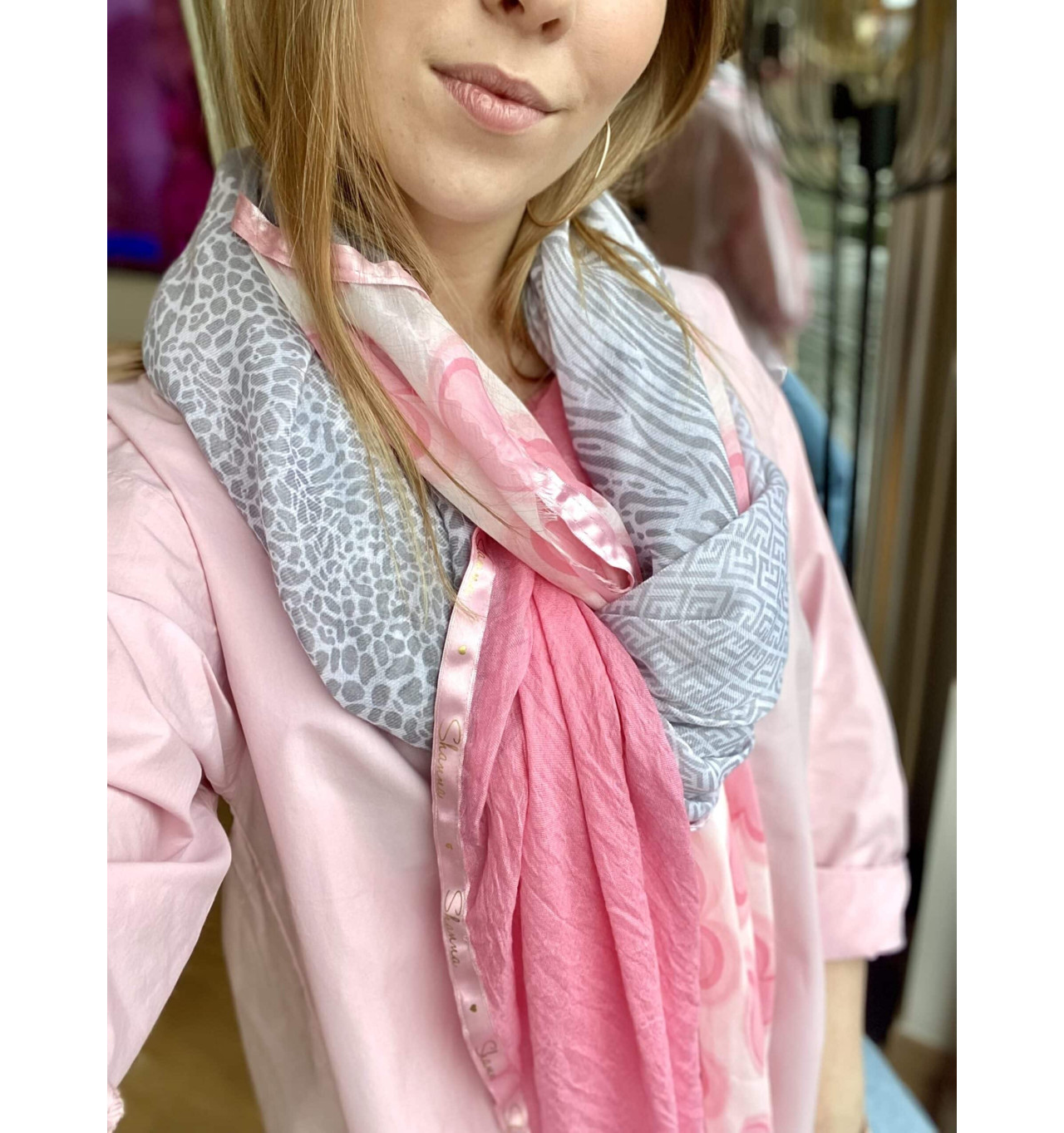 shanna-lyne-foulard-rose-gris-bijoux-totem