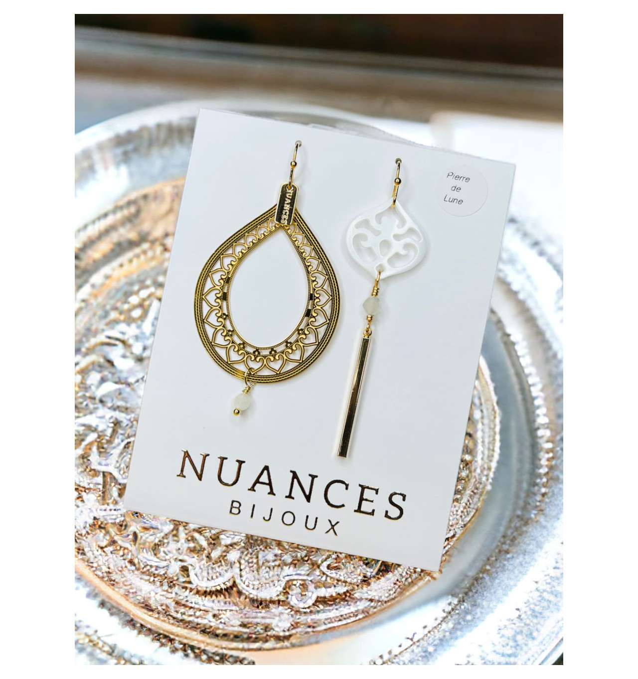 nuances-angèle-boucles d’oreilles-asymétrique-plaqué-or-bijoux totem