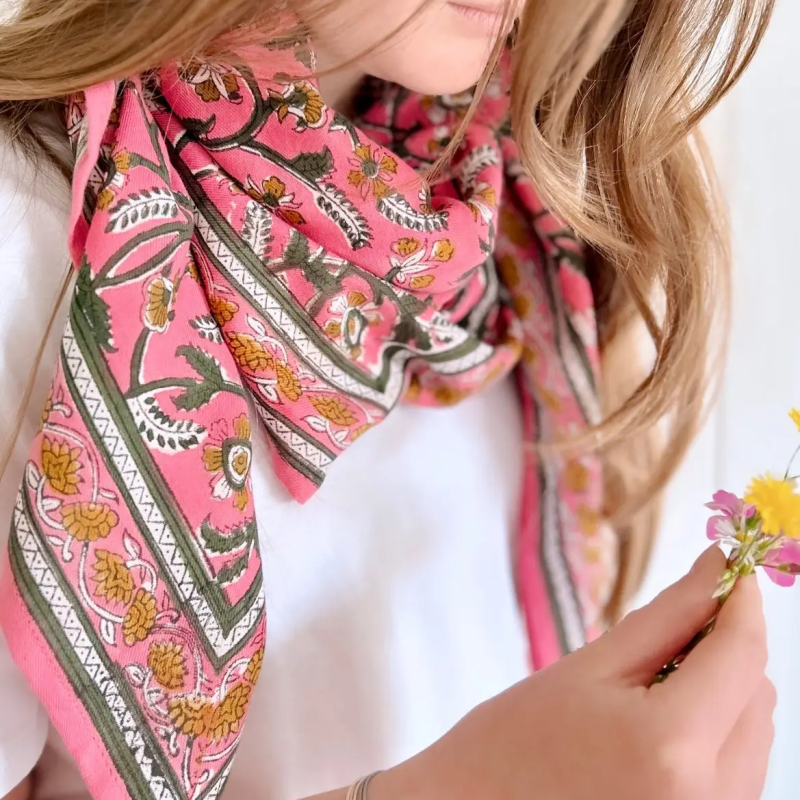 so-family-foulard-dheli-cerise-coton-bijoux-totem.