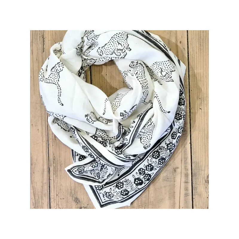 so-family-foulard-tigre-blanc-coton-bijoux-totem.