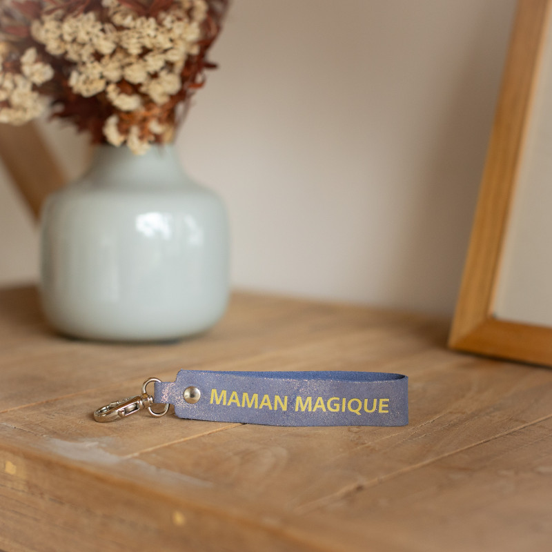 la-cartablière-porte-clés-maman-magique-cuir-cobalt-bijoux totem.