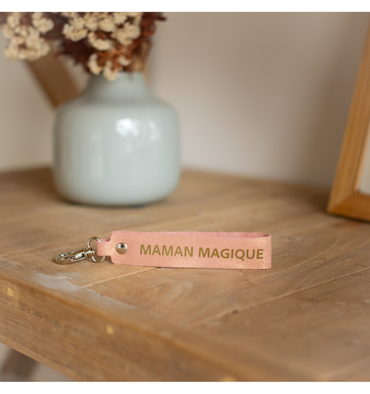 la-cartablière-porte-clés-maman-magique-cuir-pêche-bijoux-totem.