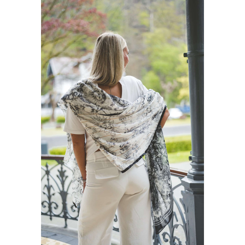 shanna-thalia-foulard-noir-blanc-cassé-bijoux-totem