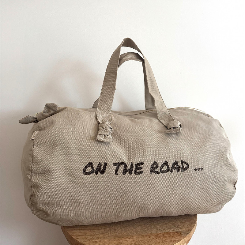 marcel-et-lily-family-on-the-road-polochon-grège-bijoux-totem