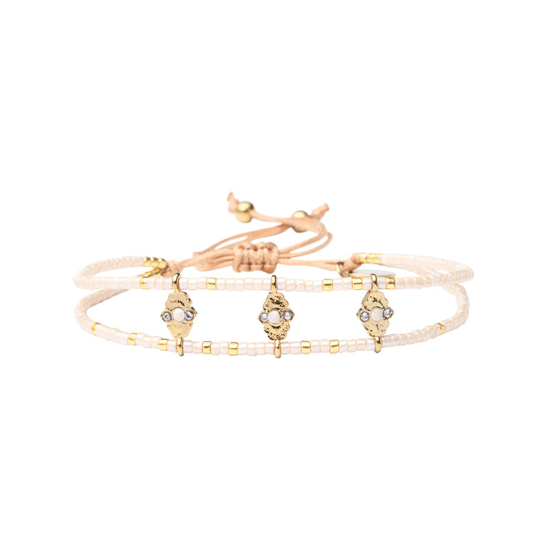belle-mais-pas-que-white-jasmin-roxanne-bracelet-ajustable-bijoux totem