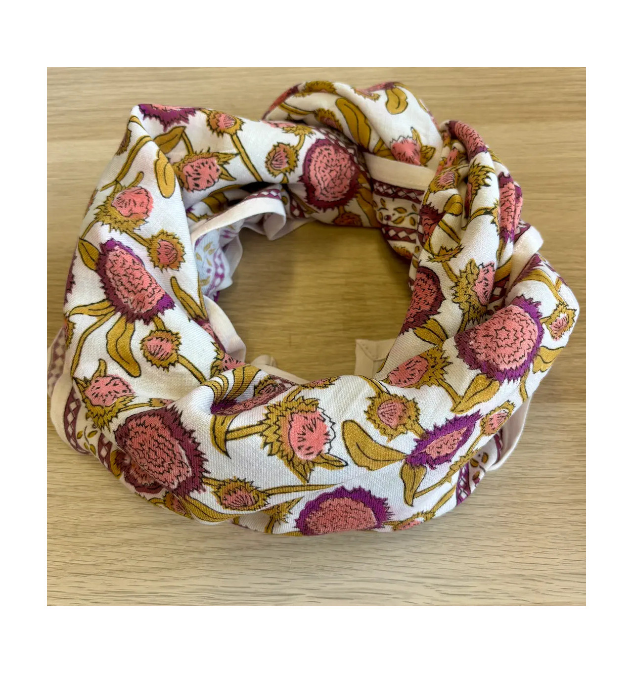 Bijoux Totem SO FAMILY SO FAMILY Foulard Pink Pondichéry.