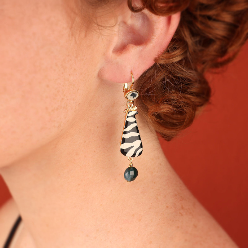 Dormeuses Zebra, Marque Taratata bijoux | Bijoux Totem