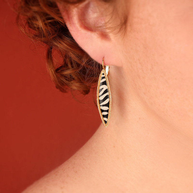 Dormeuses Zebra, Marque Taratata bijoux | Bijoux Totem