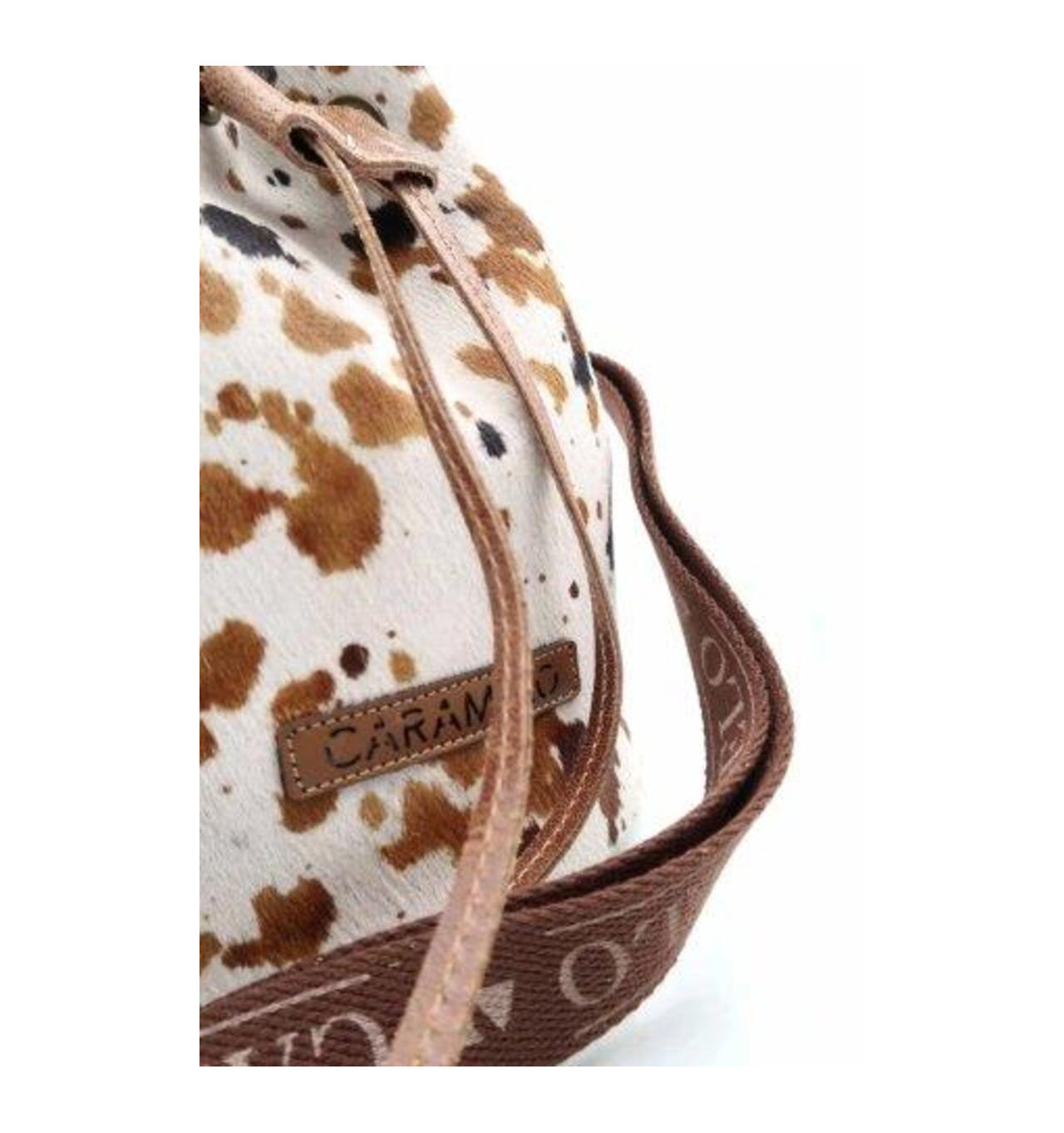 Bijoux Totem CARAMELO CARAMELO Sac bourse porté épaule.