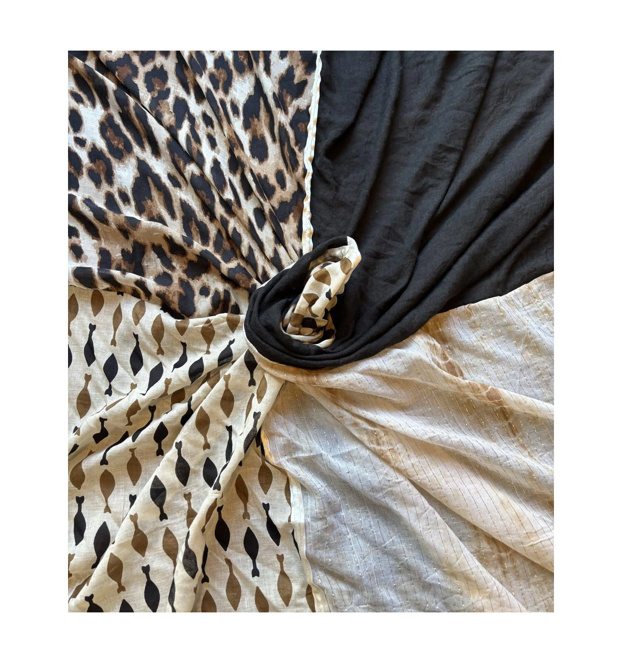 Shanna Foulard Carré Nikita. SHANNA Shanna Foulard Carré Nikita.