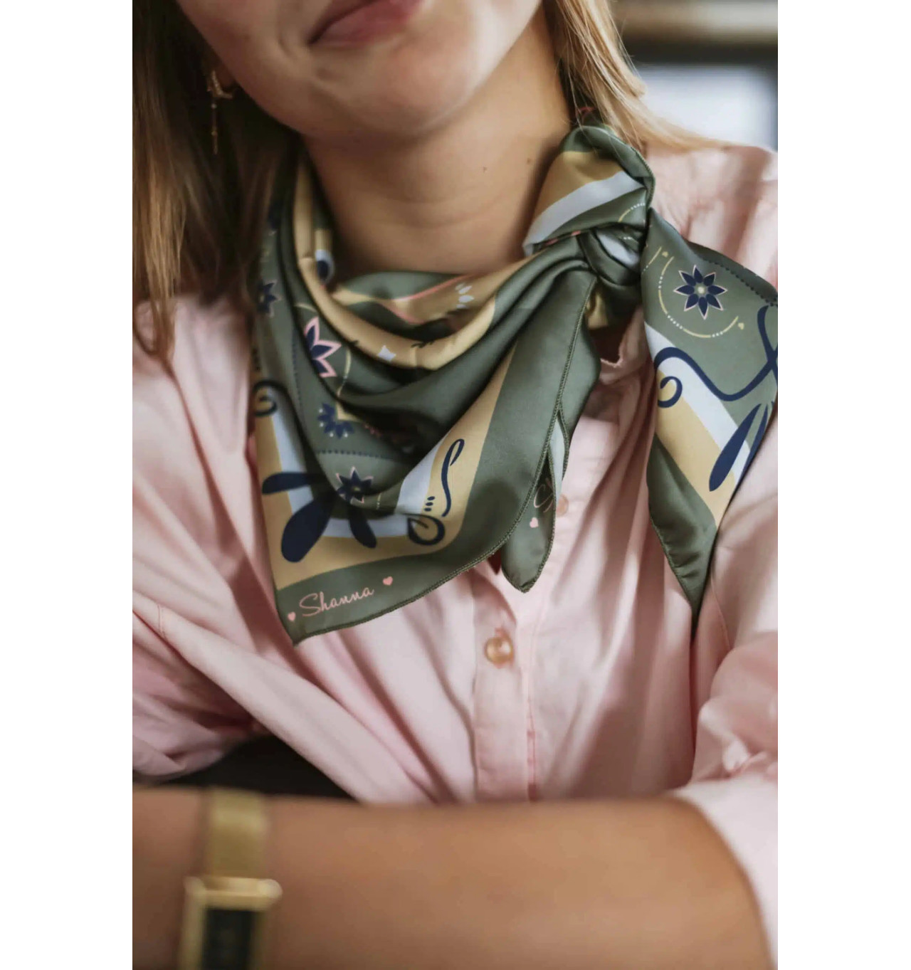 Bijoux Totem SHANNA Shanna Foulard Mini Carré Love Kaki.