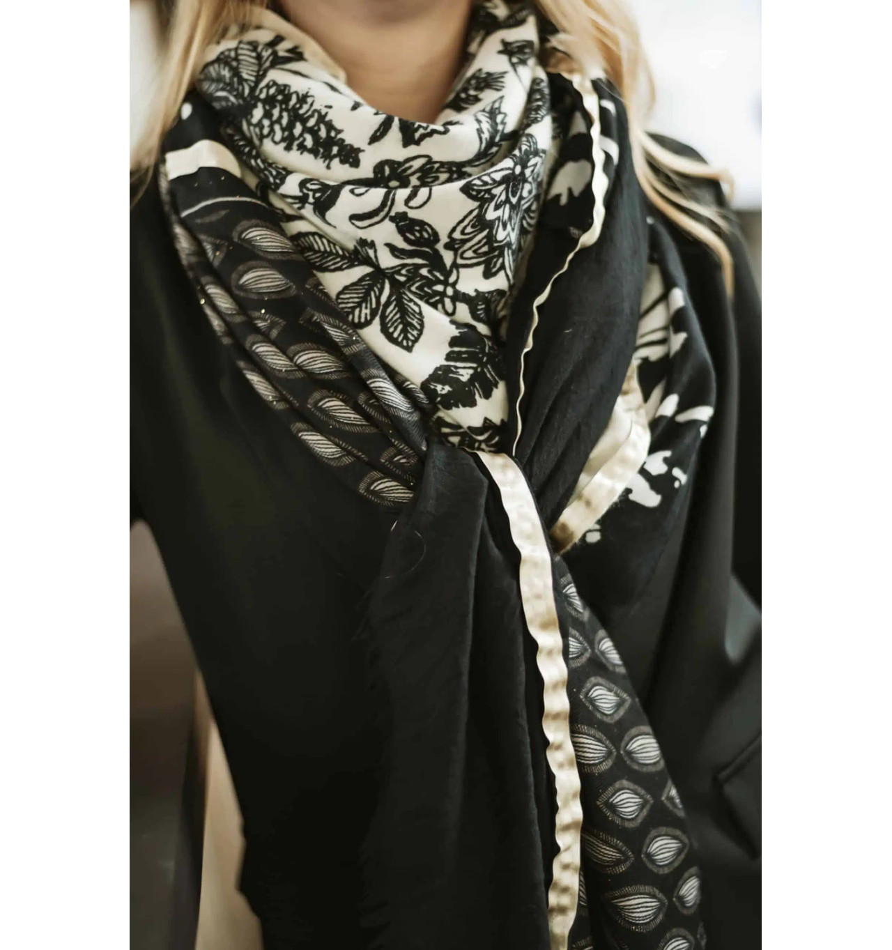 Bijoux Totem SHANNA Shanna Foulard Carré Valentine.