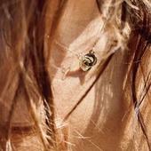 Inspiré du vestiaire des années 70, ce collier est intemporel et se mélange très facilement avec d'autres colliers ZAG.

En vente en Boutique et sur https://bijoux-totem.fr/10663-zag-bijoux

@bijoux_totem_ #zag #zagbijoux #acierinoxydable #collier #mode #tendance #girl #shopping #shoppingonline #bijoux #bijouxacierinoxydable